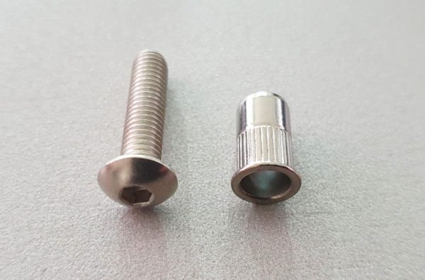Bolt set